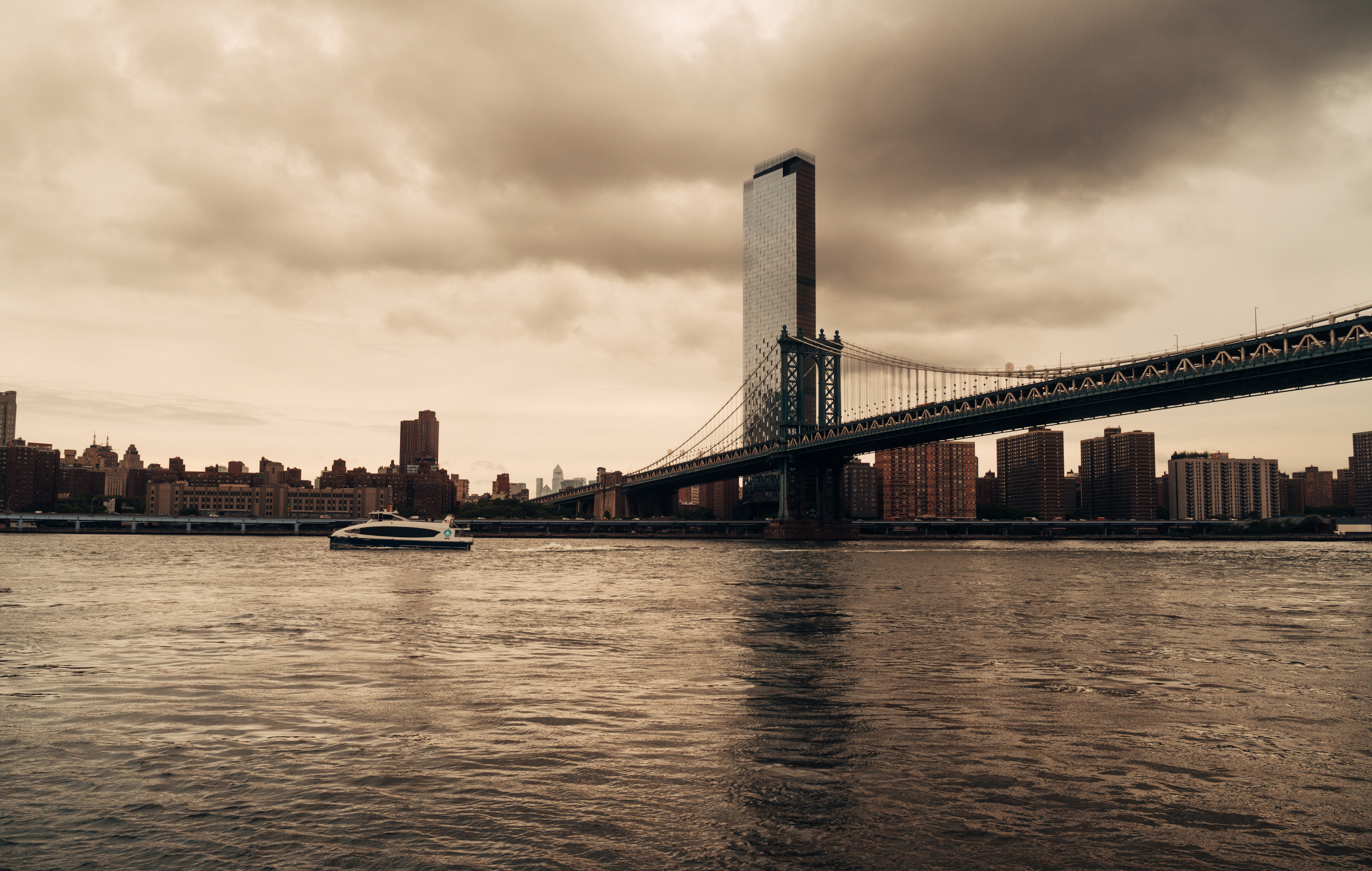 Brooklyn Bridge street scene